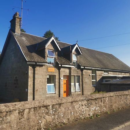 Dalwhinnie Old School Hostel Bagian luar foto