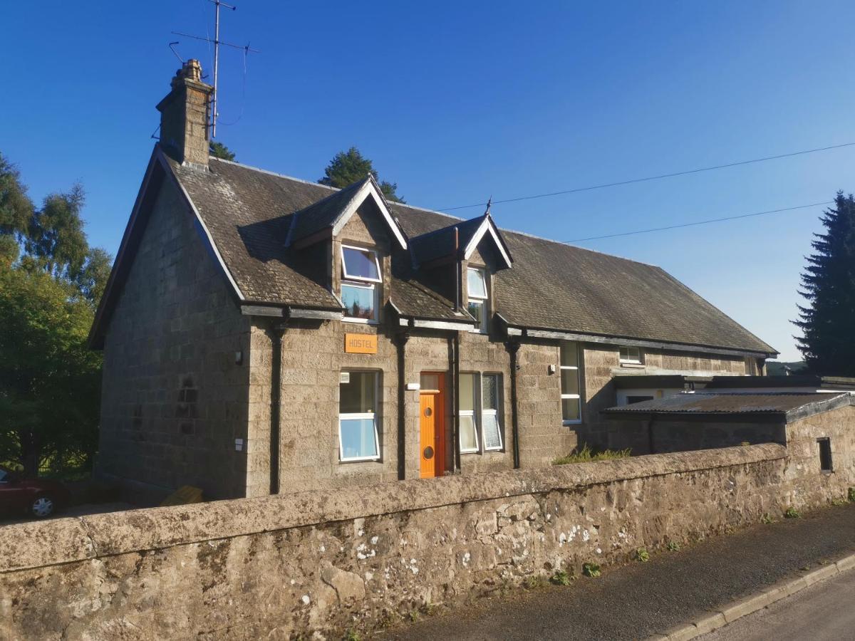 Dalwhinnie Old School Hostel Bagian luar foto