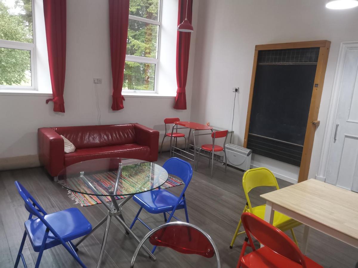Dalwhinnie Old School Hostel Bagian luar foto