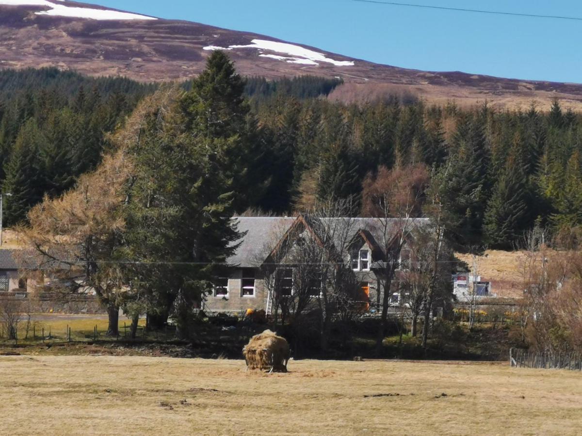 Dalwhinnie Old School Hostel Bagian luar foto