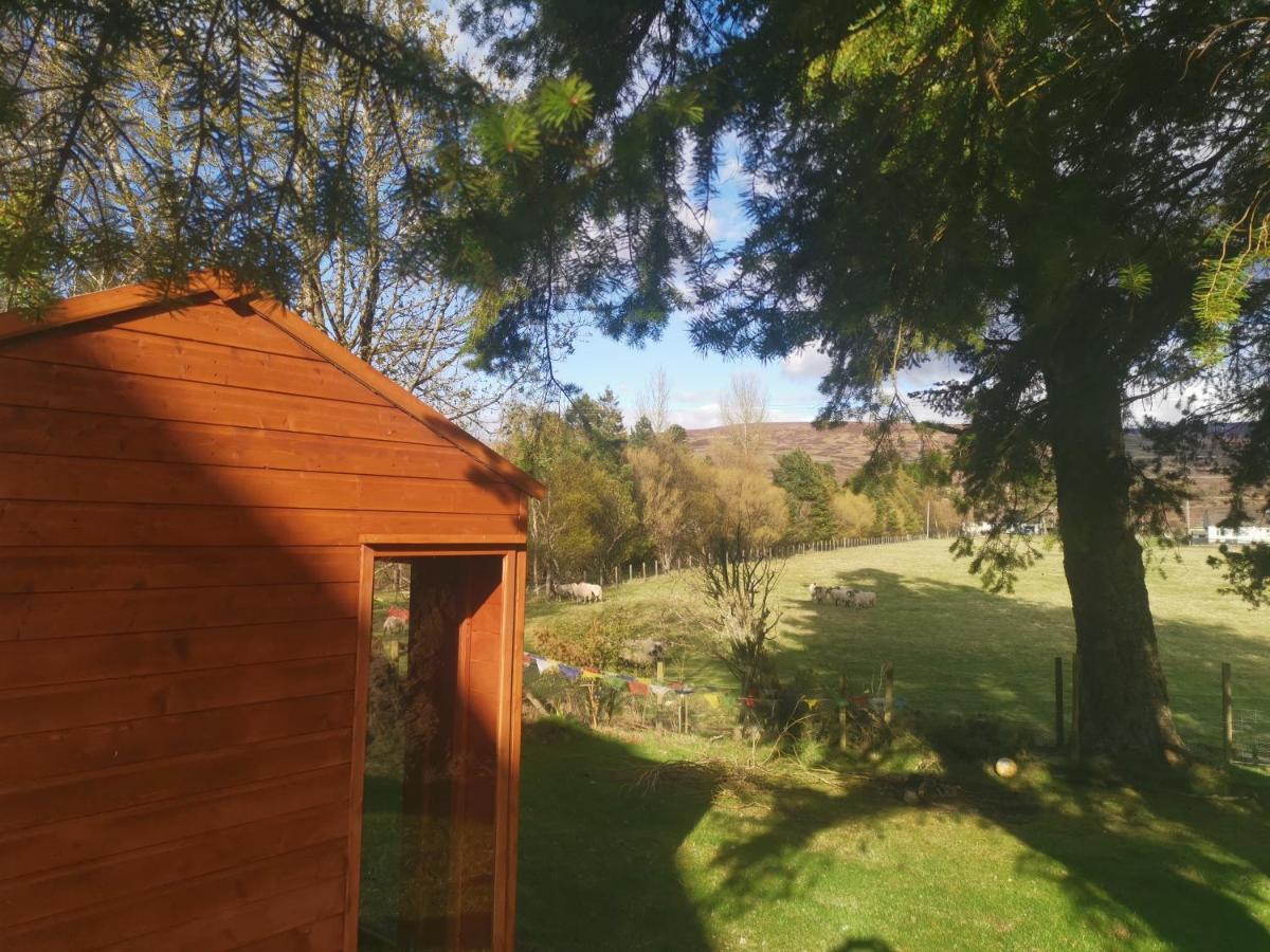 Dalwhinnie Old School Hostel Bagian luar foto